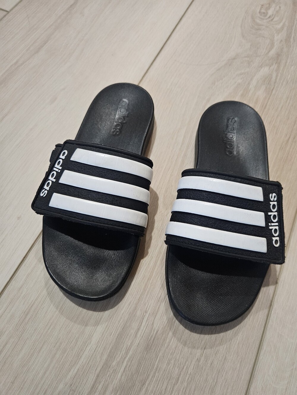 Adidas Kids Black Adilette Slides Sandals White 3-Stripes Size 3 Youth